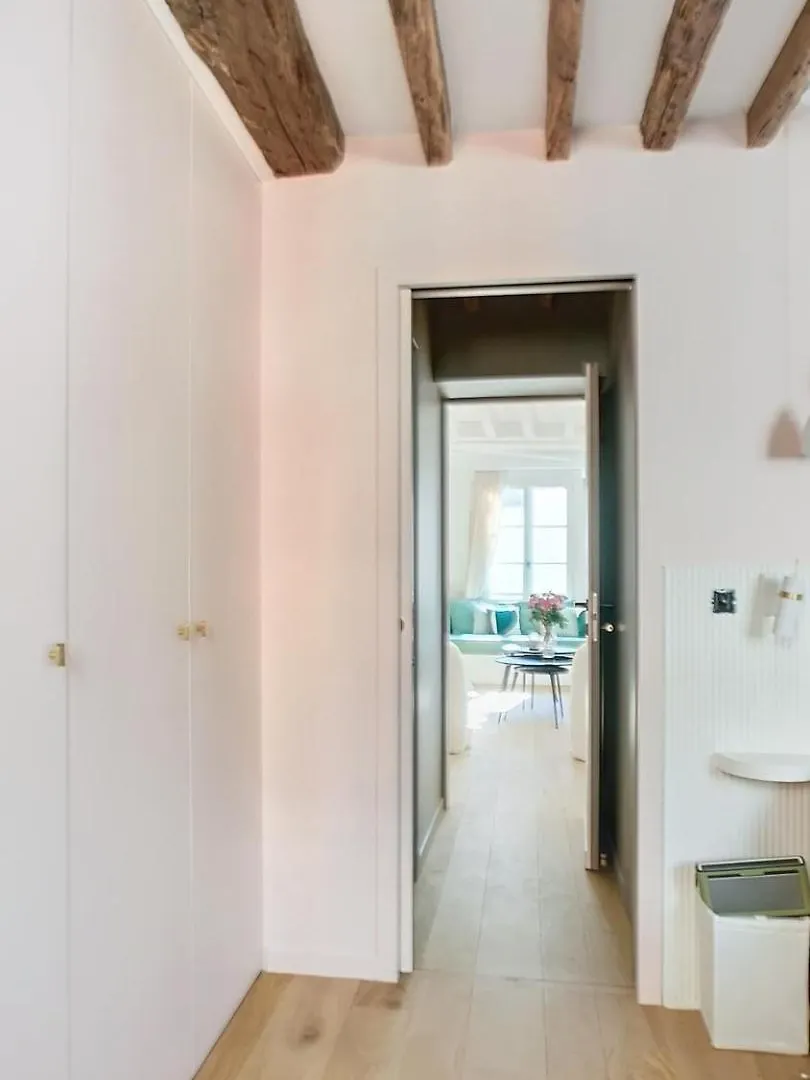 Apartment Chic A La Parisienne, Central Paris - Marais France