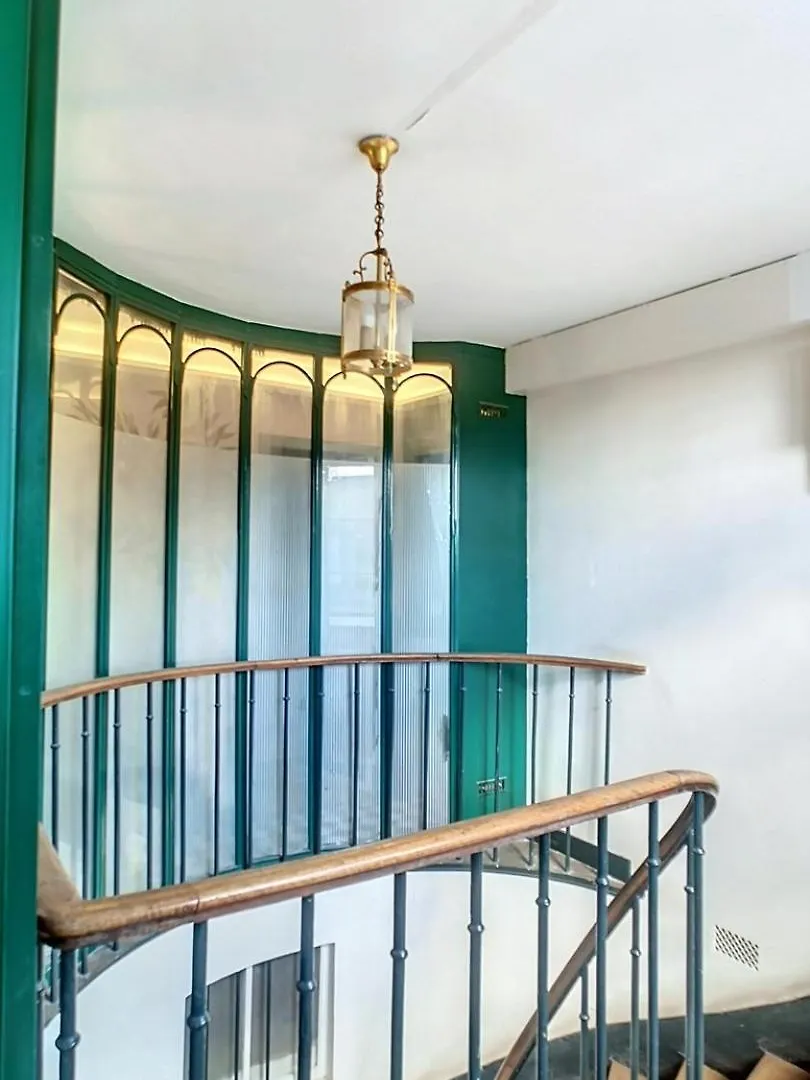 Chic A La Parisienne, Central Paris - Marais Apartment