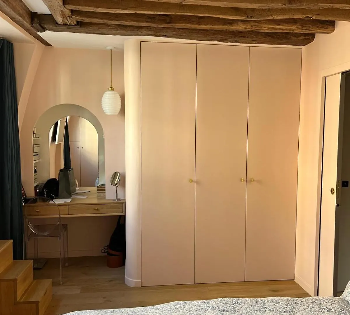Apartment Chic A La Parisienne, Central Paris - Marais France