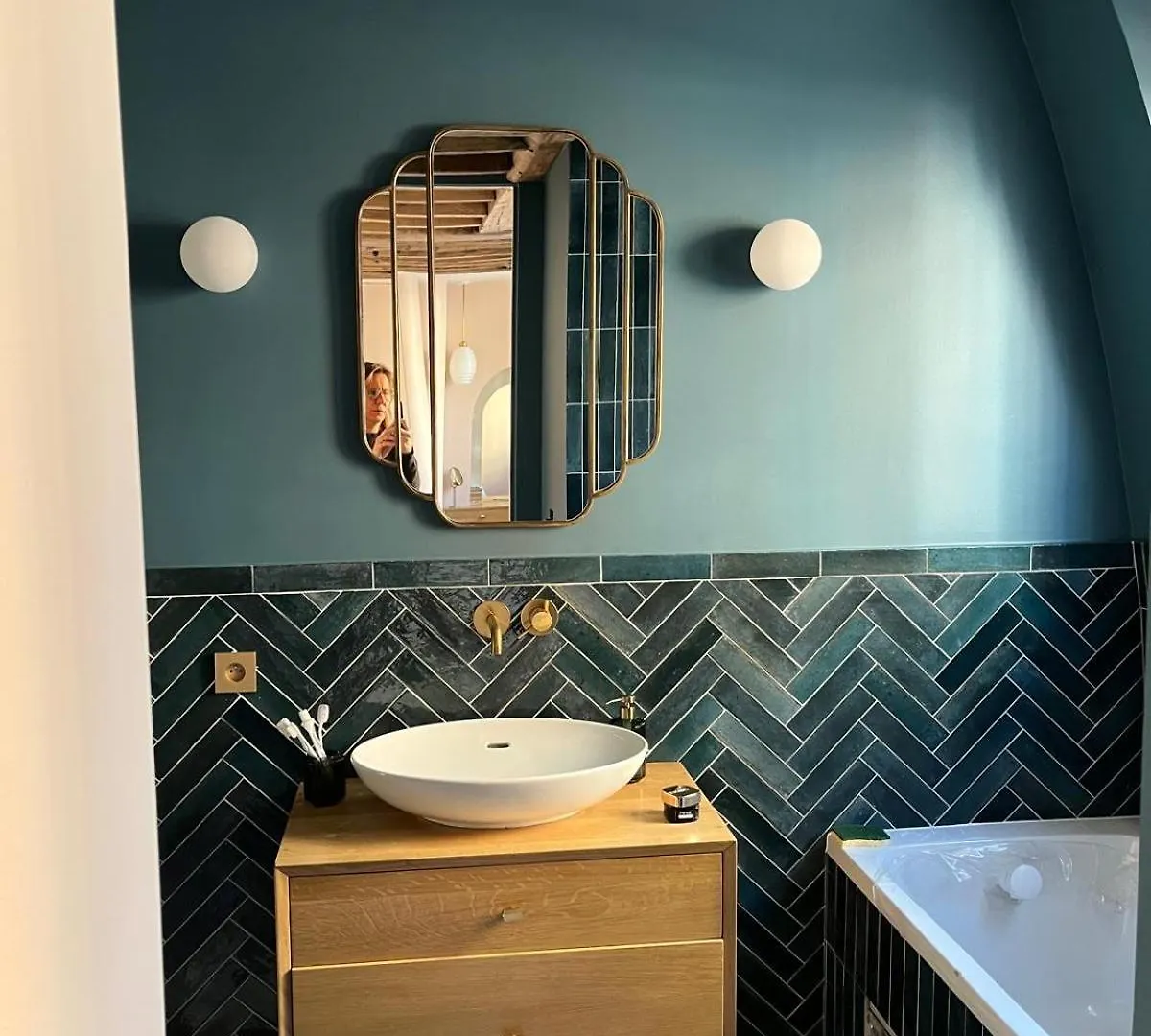 Chic A La Parisienne, Central Paris - Marais Apartment